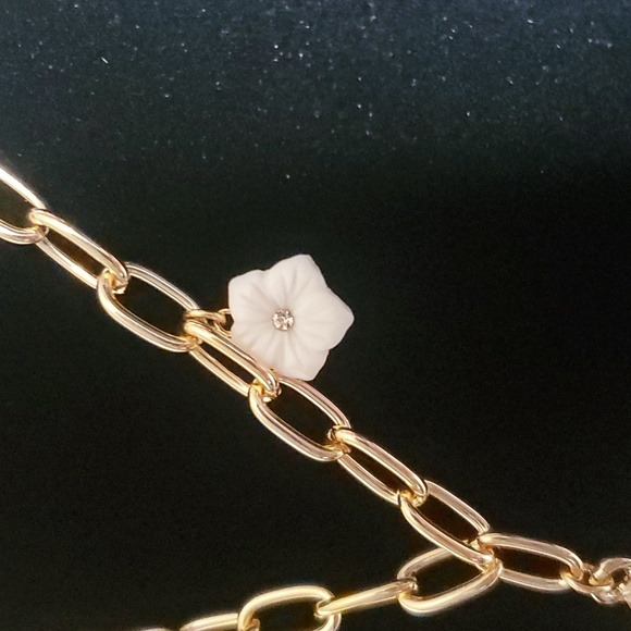 Betsey Johnson Seashell Necklace - Picture 4 of 7